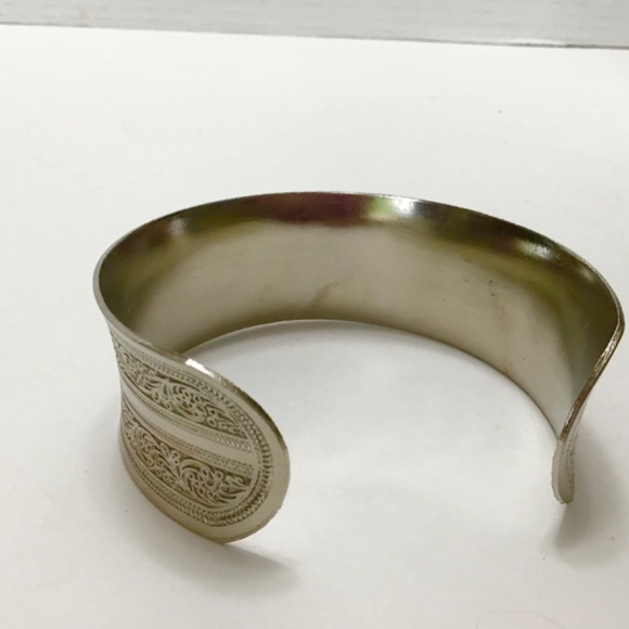 Bohemian bracelet Adjustable wide silver metal wrist Cuff - Picture 4 of 7